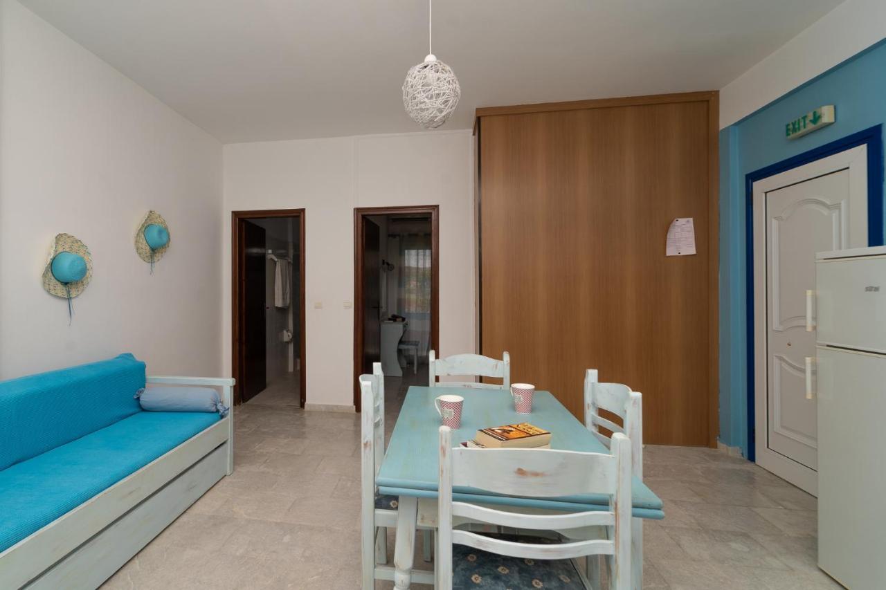 Blue Houses Apartments Finikounta Dış mekan fotoğraf